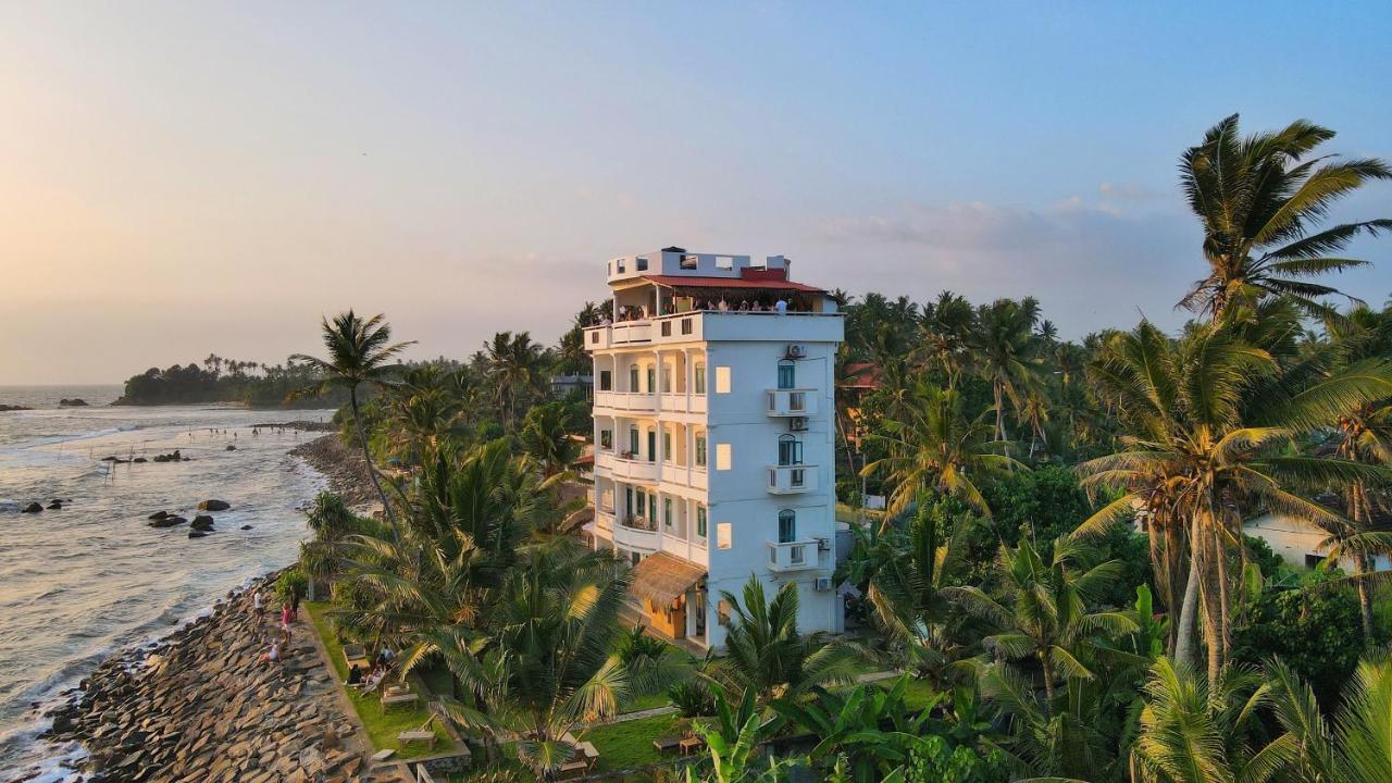 Lighthouse Ahangama Hotel Bagian luar foto