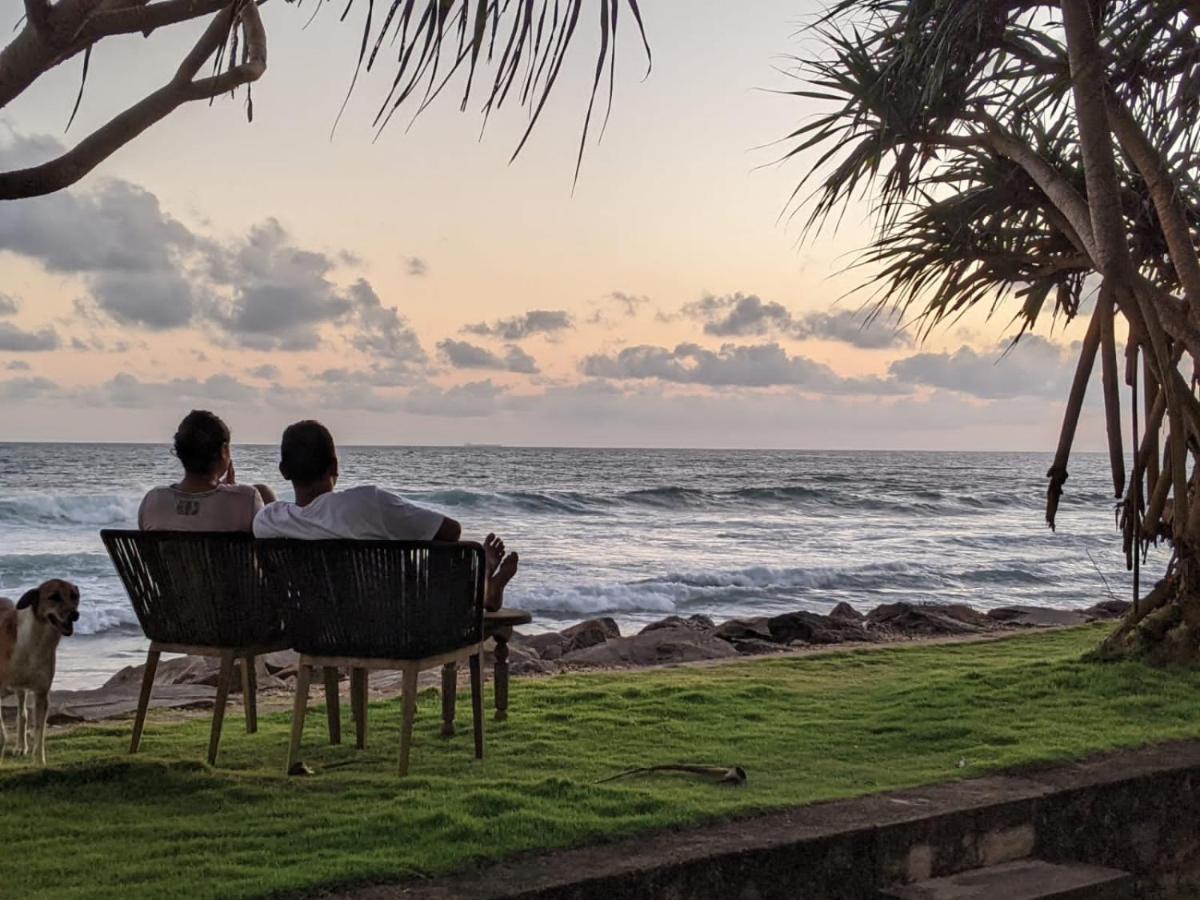 Lighthouse Ahangama Hotel Bagian luar foto